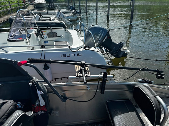Silver Shark BRX (2017) | Honda 115hp | LiveScope LVS34 | Bålsta boggietrailer 11 of 13