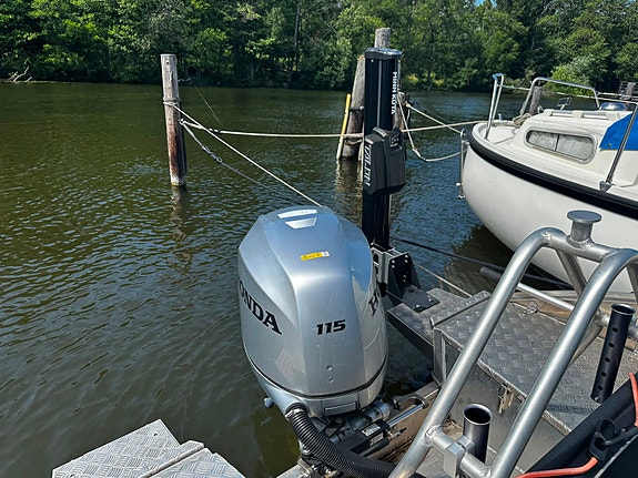 Silver Shark BRX (2017) | Honda 115hp | LiveScope LVS34 | Bålsta boggietrailer 5 of 13