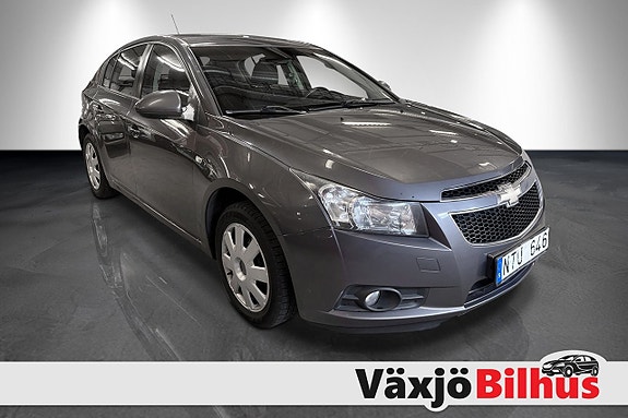 Chevrolet Cruze 4 of 8