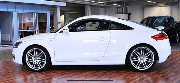 Audi TT 4 of 5