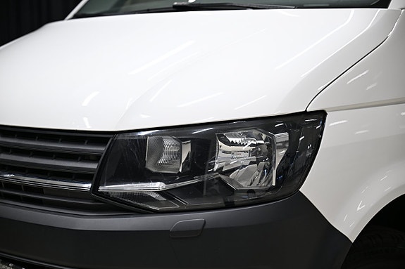 Volkswagen Transporter 3 of 5