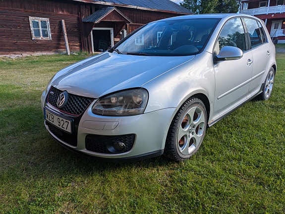 Volkswagen Golf V 6 of 7