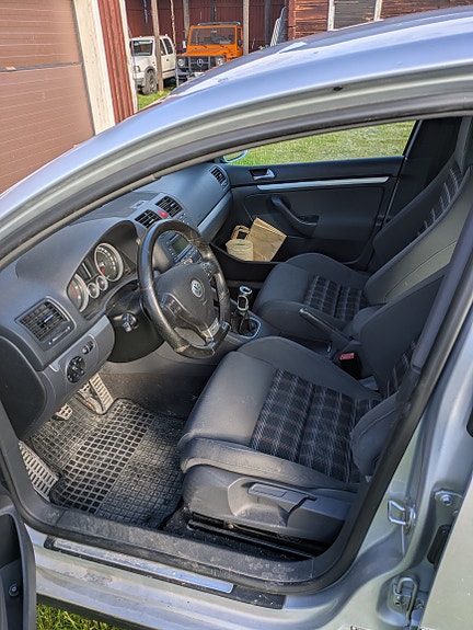Volkswagen Golf V 3 of 5