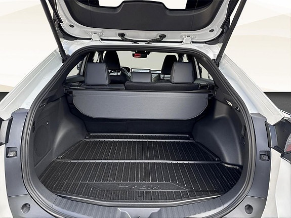 Toyota bZ4X 12 of 23
