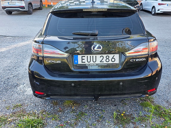 Lexus CT200h 4 of 5