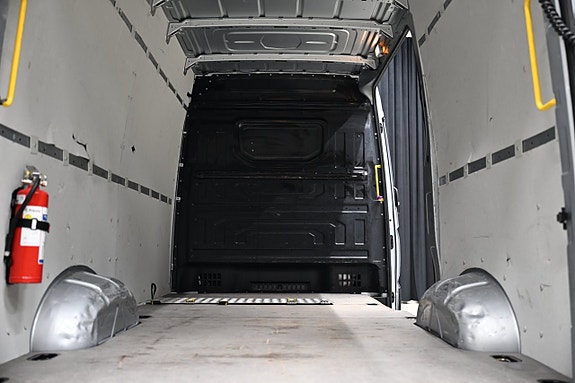 Volkswagen Crafter 8 of 29