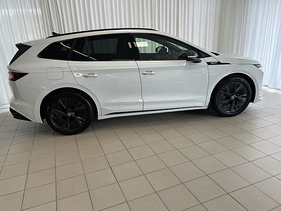 Skoda Enyaq RS 2 of 5