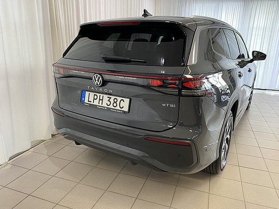Volkswagen Tayron 3 of 9