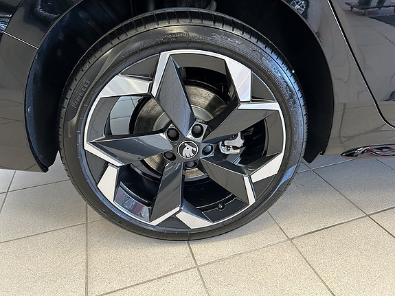 Skoda Superb 5 of 5