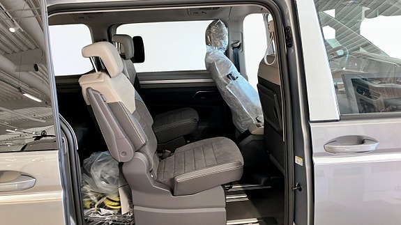Volkswagen Multivan 11 of 12
