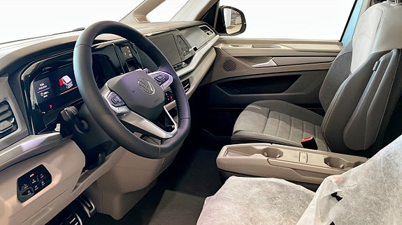 Volkswagen Multivan 7 of 12