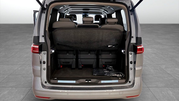Volkswagen Multivan 12 of 12