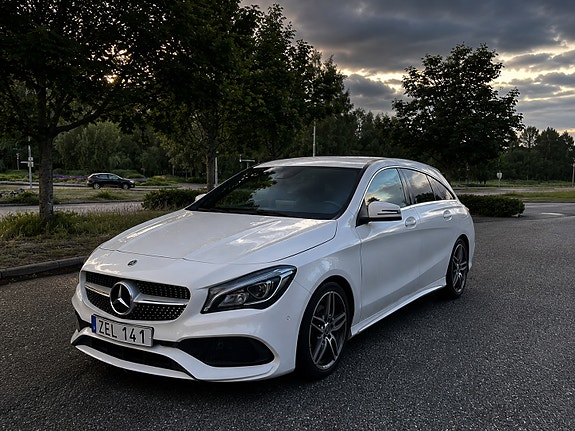 Mercedes-Benz CLA200 2 of 5