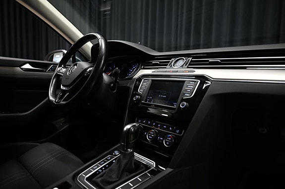 Volkswagen Passat Alltrack 28 of 29