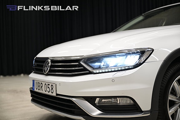 Volkswagen Passat Alltrack 11 of 29