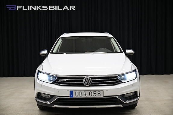 Volkswagen Passat Alltrack 10 of 29