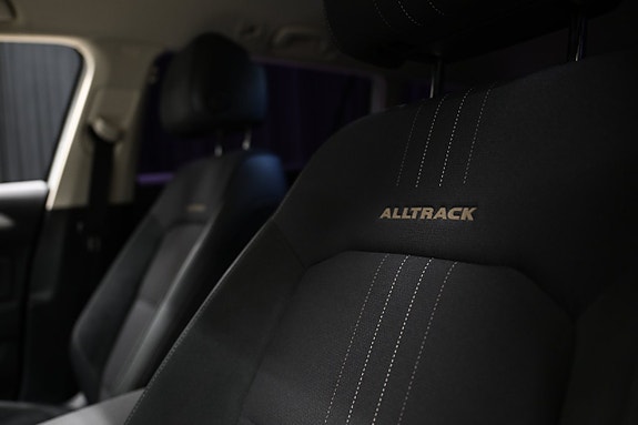 Volkswagen Passat Alltrack 22 of 29