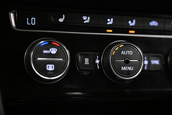 Volkswagen Passat Alltrack 26 of 29