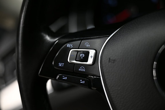 Volkswagen Passat Alltrack 25 of 29