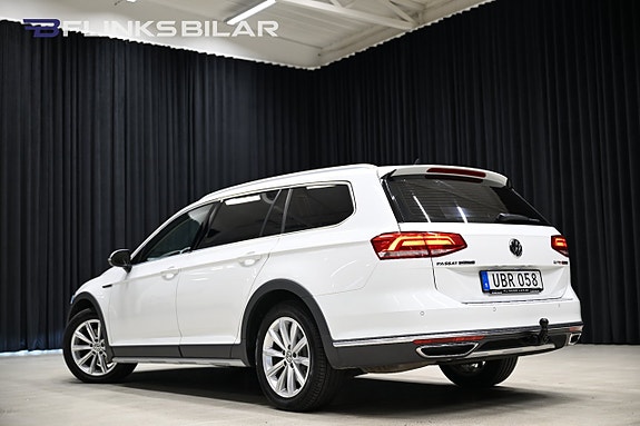Volkswagen Passat Alltrack 4 of 5