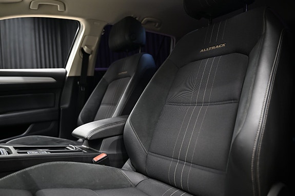 Volkswagen Passat Alltrack 21 of 29