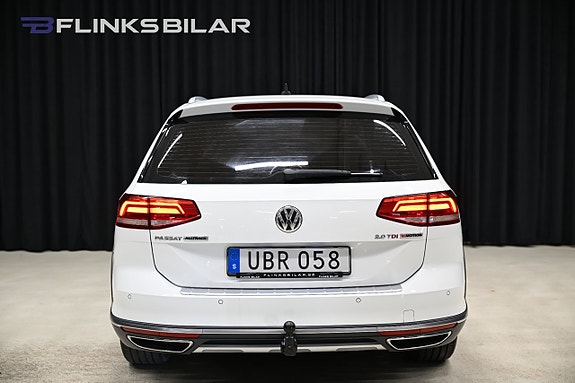 Volkswagen Passat Alltrack 8 of 29