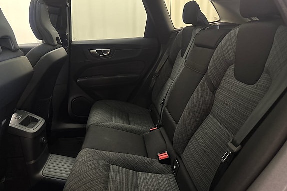 Volvo XC60 12 of 23