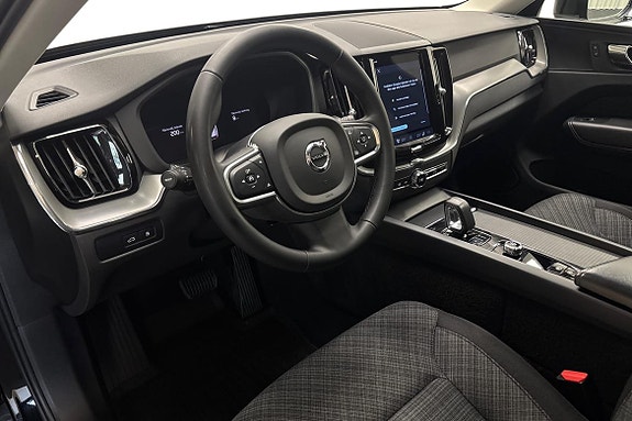 Volvo XC60 8 of 23