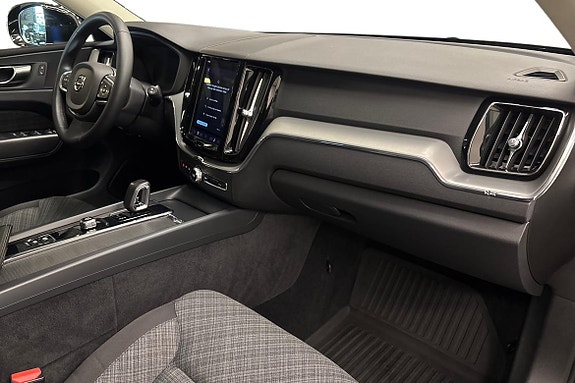 Volvo XC60 10 of 23