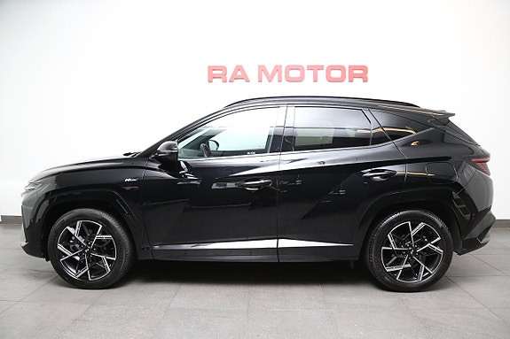 Hyundai Tucson 2 of 5