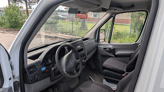 Mercedes-Benz Sprinter 208 21 of 30