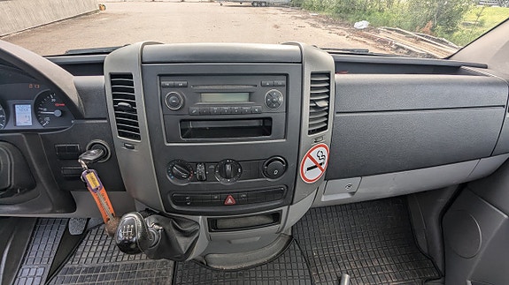 Mercedes-Benz Sprinter 208 22 of 30