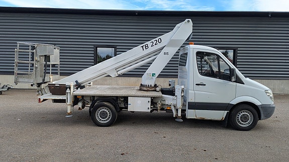 Mercedes-Benz Sprinter 208 6 of 30