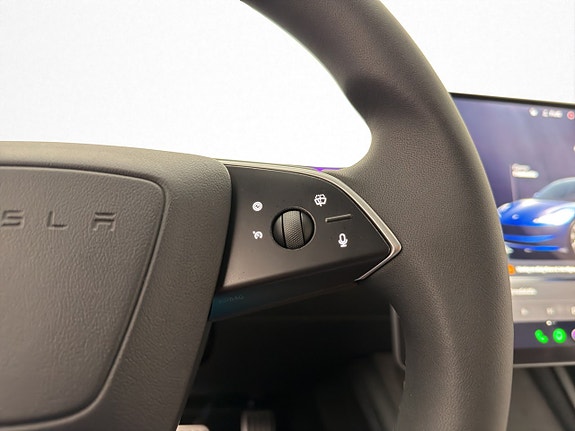 Tesla Model 3 27 of 30