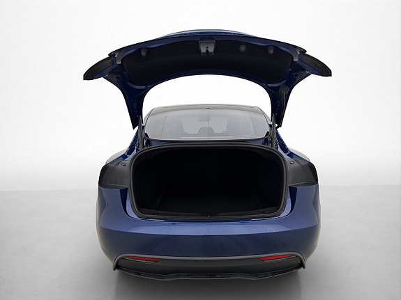 Tesla Model 3 9 of 30