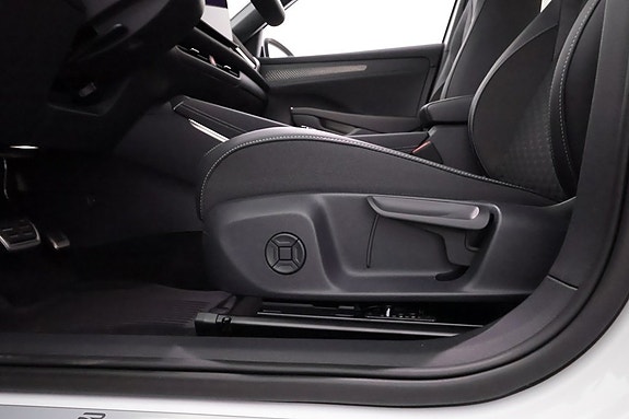 Volkswagen T-Roc 18 of 27