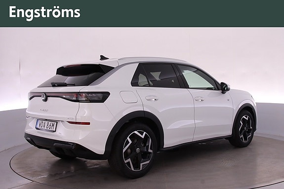 Volkswagen T-Roc 3 of 5