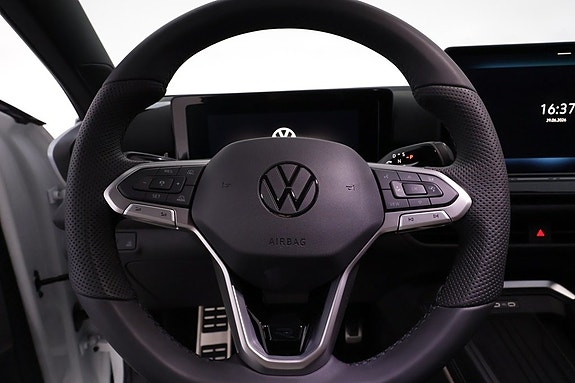 Volkswagen T-Roc 22 of 27