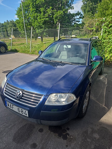 Volkswagen Passat 3 of 5