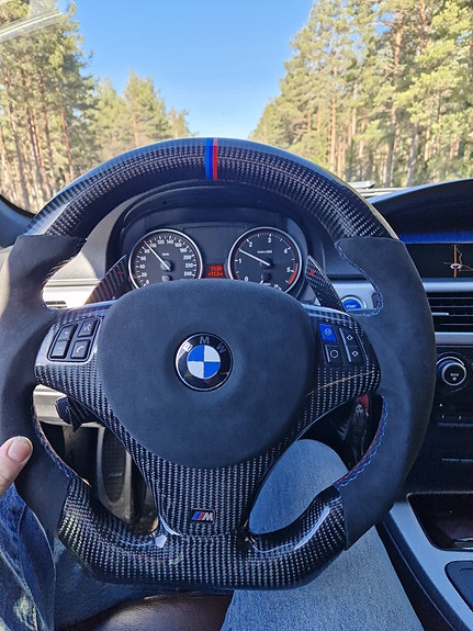 BMW 330d 3 of 5