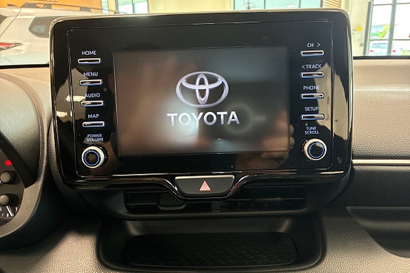 Toyota Yaris 13 of 18
