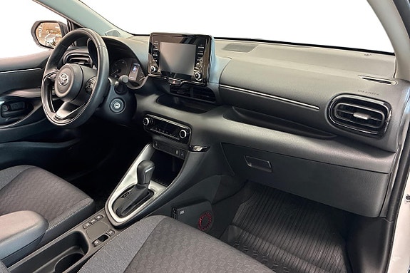 Toyota Yaris 6 of 18