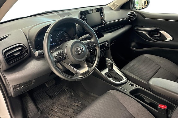 Toyota Yaris 12 of 18