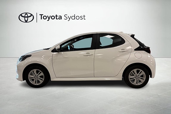 Toyota Yaris 3 of 5