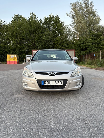 Hyundai i30 4 of 27