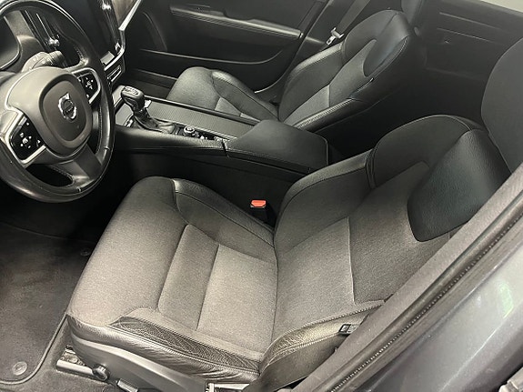 Volvo V90 Cross Country 4 of 5