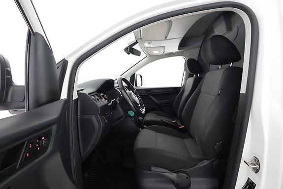 Volkswagen Caddy Maxi 10 of 23