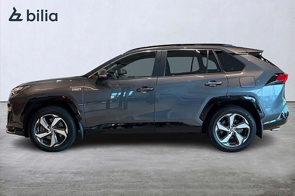 Toyota RAV4 Plug-in Hybrid 3 of 5