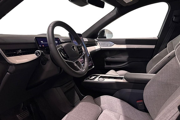 Volvo EX90 15 of 30