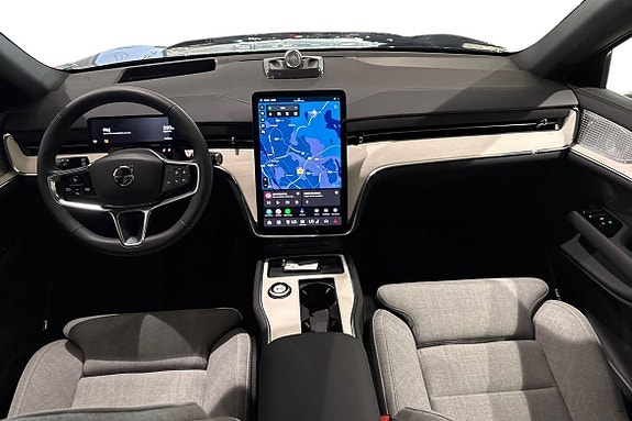 Volvo EX90 13 of 30
